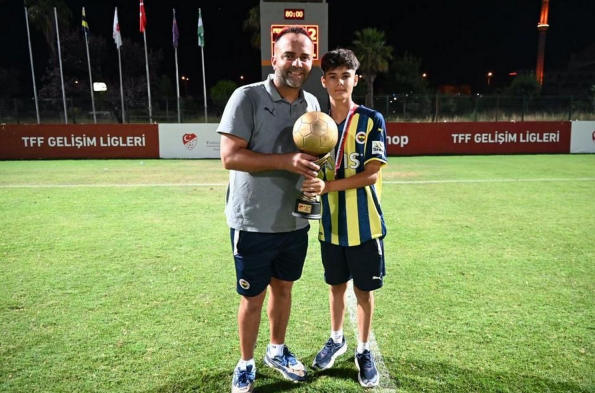 Fenerbahçe Futbol takımı - Kerem BEŞER