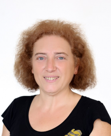 RENATA YAPAÖZ